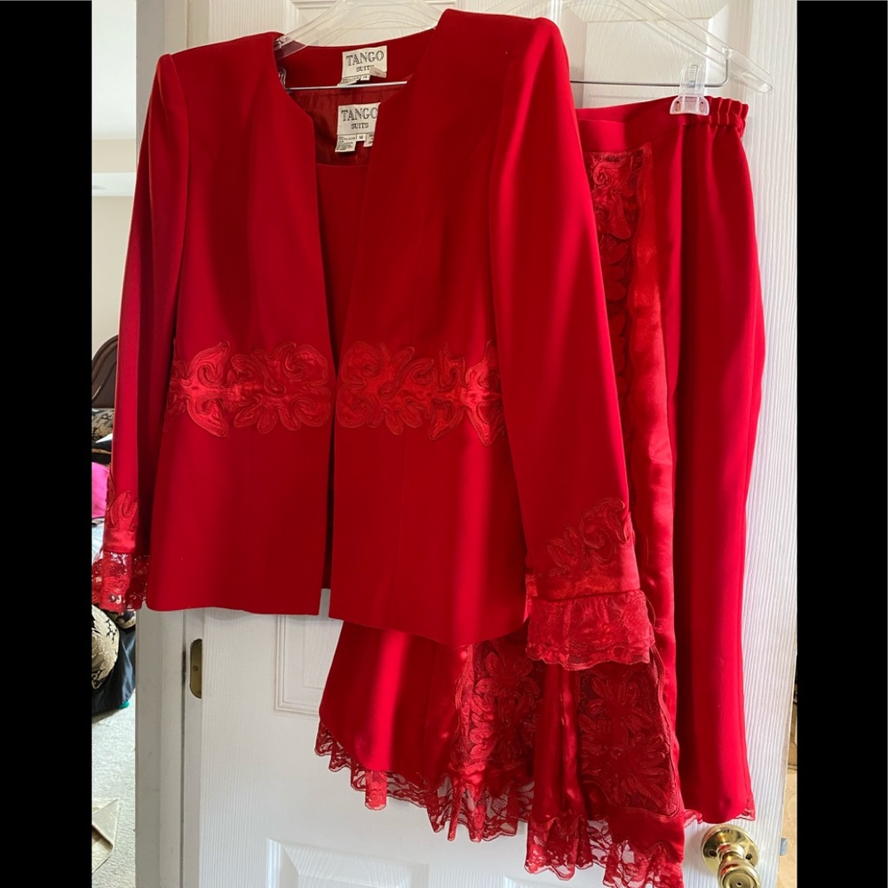 Tango Suit 3 pc Red Size 14